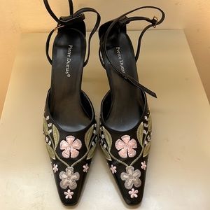 Pierre Dumas, Black multicolored embellished floral design